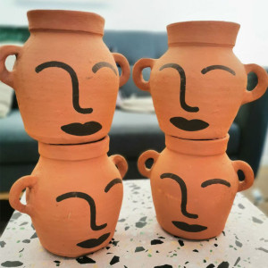 4 vases superposées