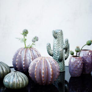 Vu d'ensemble du vase en forme de cactus