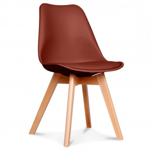 chaise scandinave couleur châtaigne