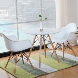 chaise au design scandinave dans un salon